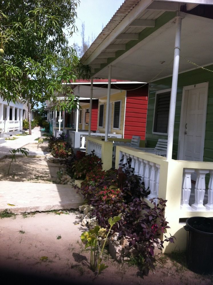 Roots Cafe Rooms Negril Exterior foto