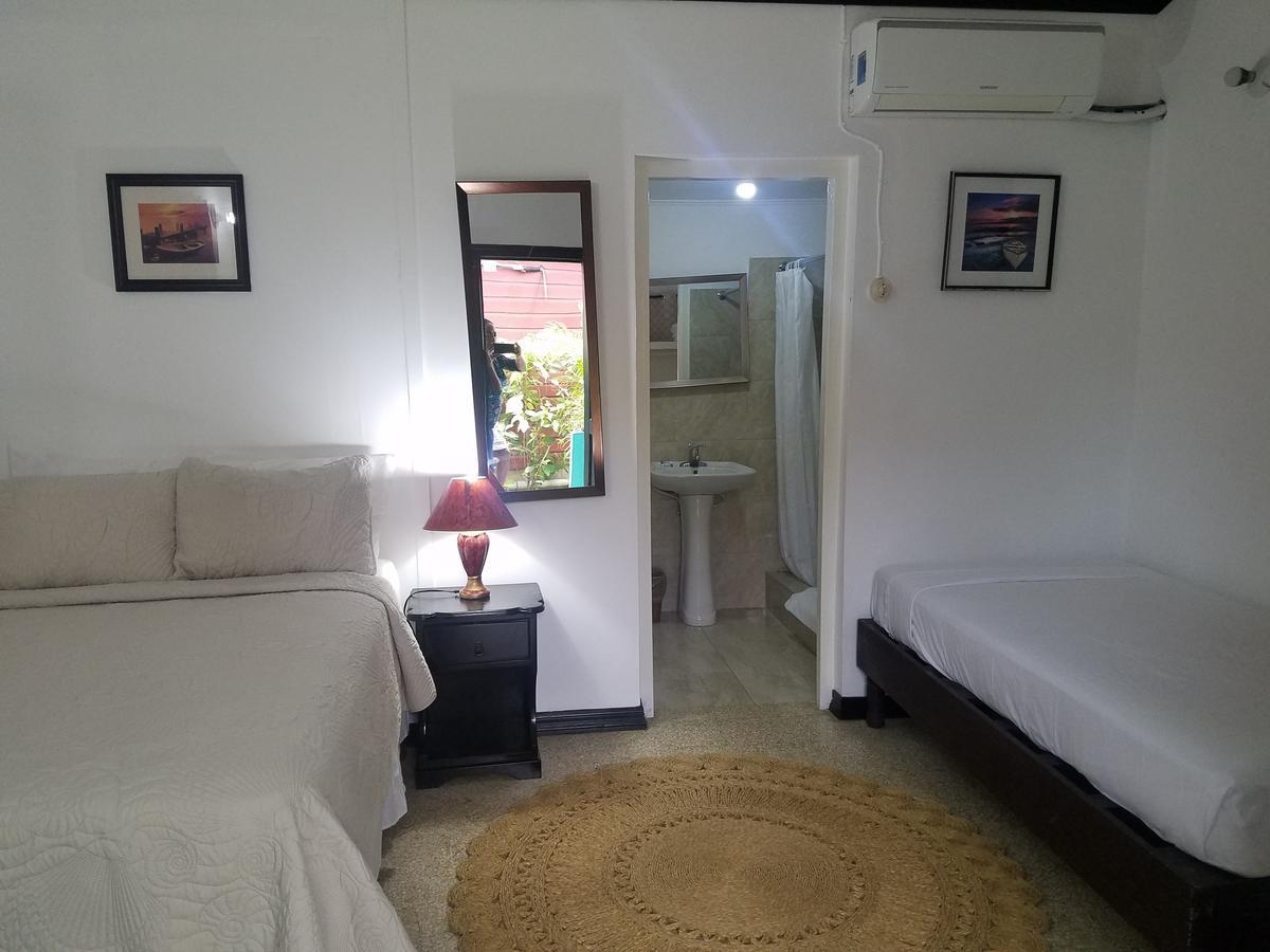 Roots Cafe Rooms Negril Exterior foto