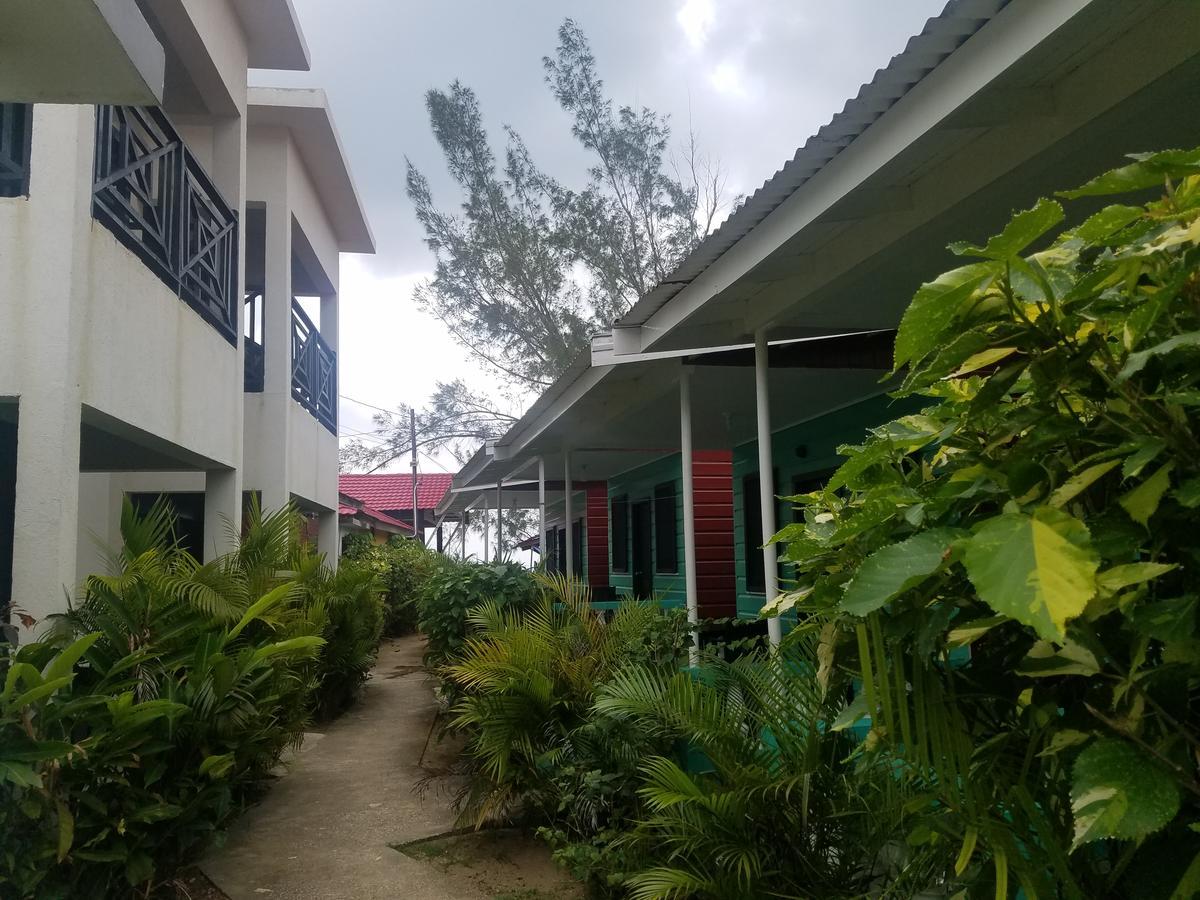 Roots Cafe Rooms Negril Exterior foto