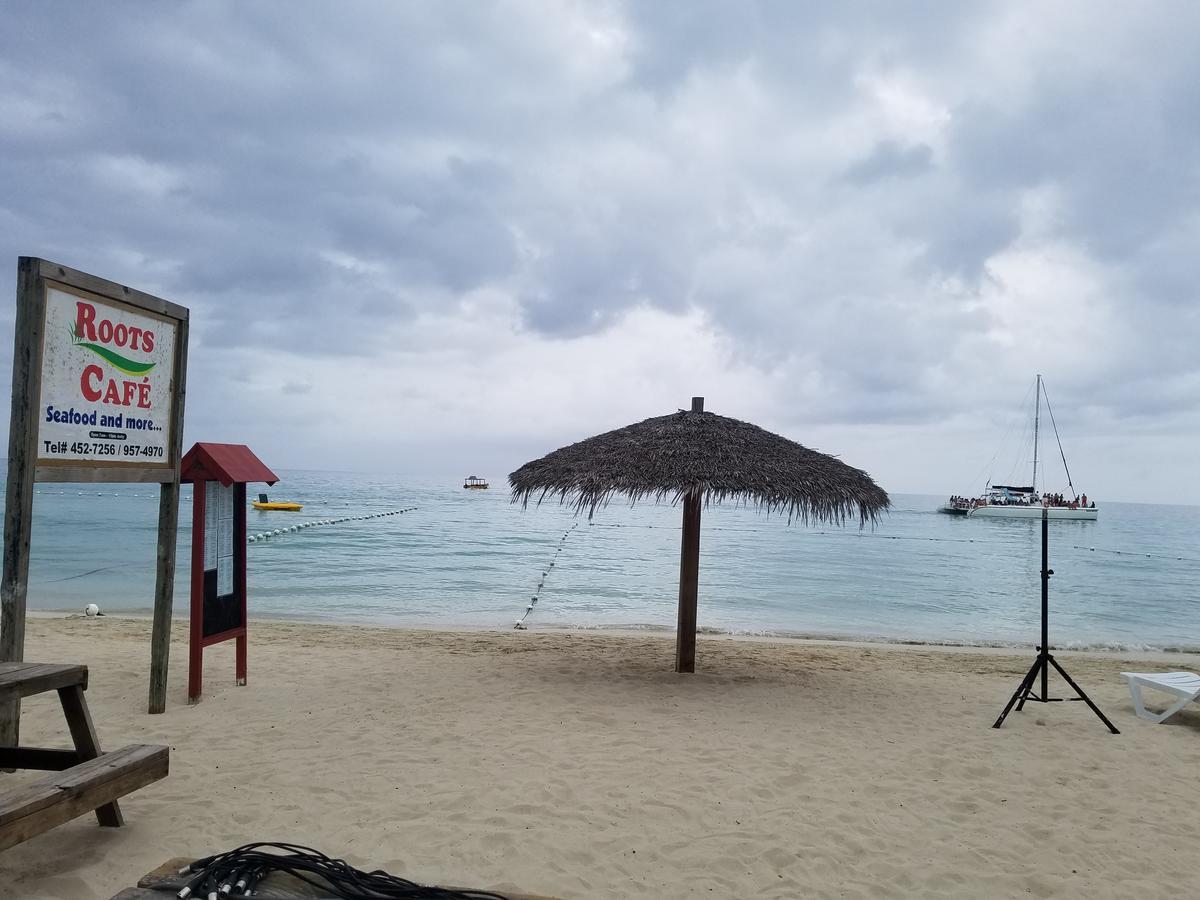 Roots Cafe Rooms Negril Exterior foto