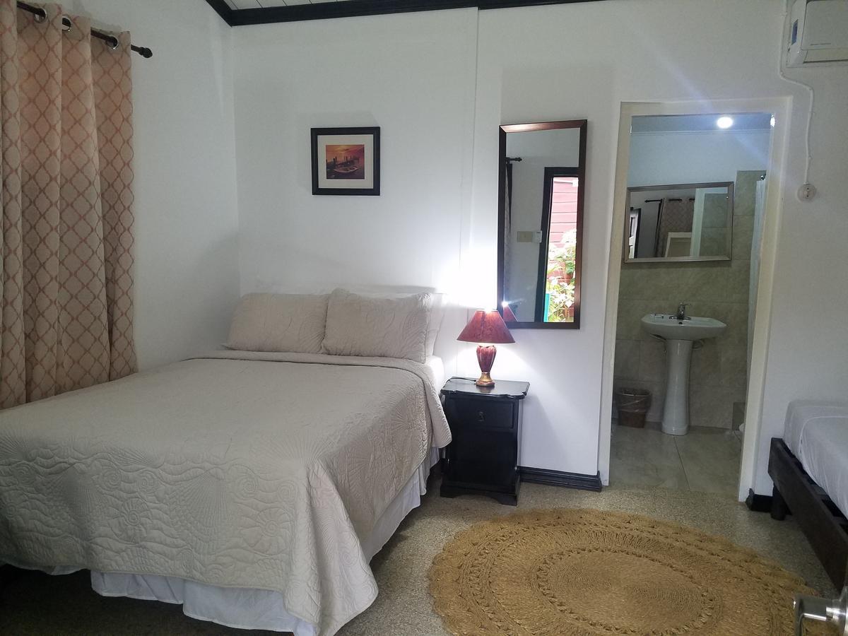 Roots Cafe Rooms Negril Exterior foto
